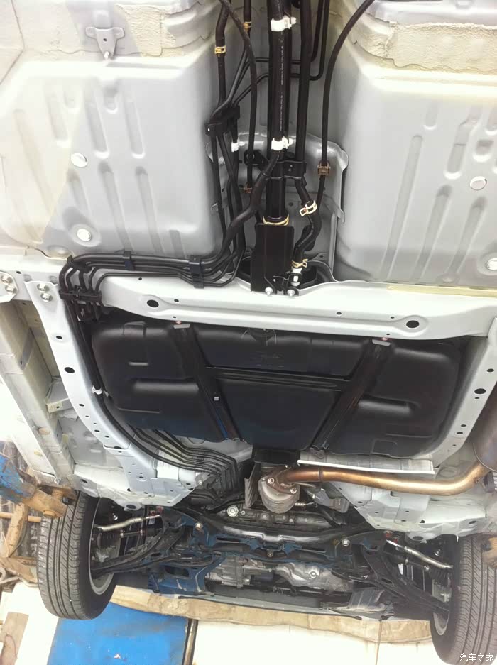 小小白的体验.本田锋范提车,底盘装甲,隔音施工认证贴