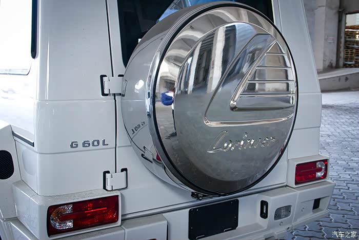 上点基于奔驰g500定制的白色lorinserg60l图给大家看看