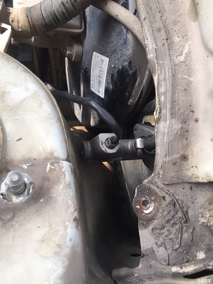 自己动手换离合器总泵.