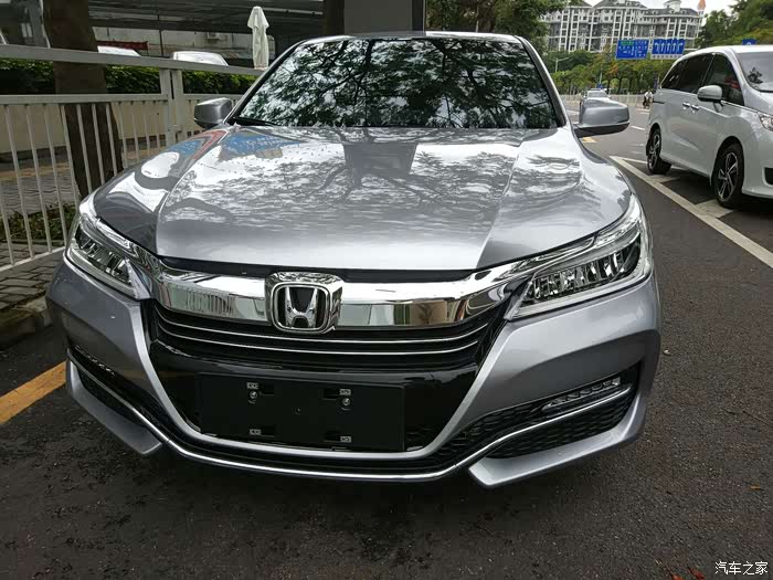 5冰河银的吗,实车好看吗?