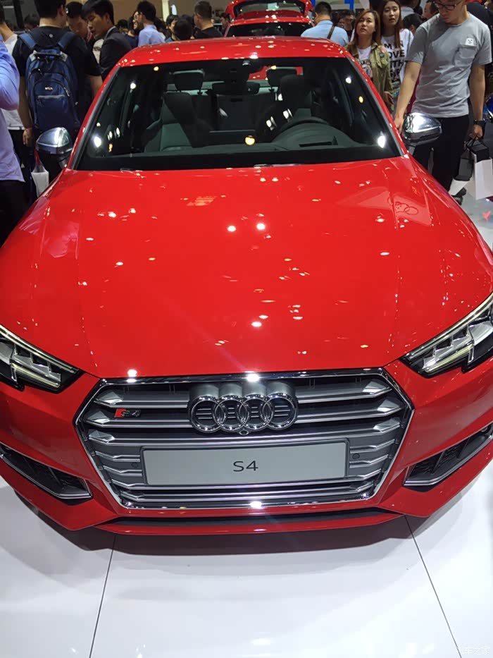 求2017款a4l红色的照片对其他颜色不喜爱最好带sline的