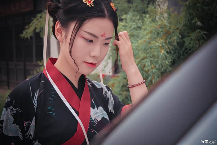 古风古韵汉服媳妇当车模古城魅力的穿越之旅