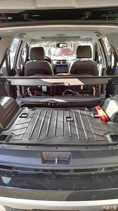 【图】经典版5后排座椅放倒效果_哈弗h5论坛_汽车之家论坛