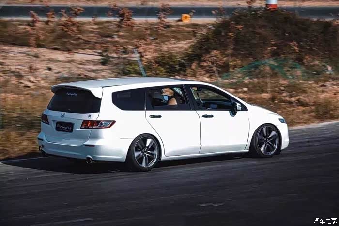 奥德赛尾翼rb3大尾翼