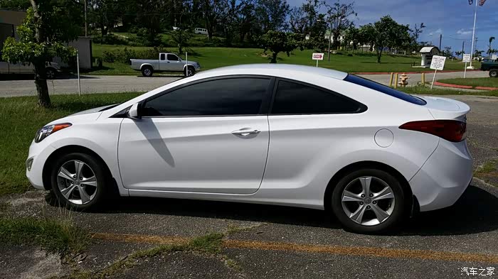 国外拍到的瑞纳以及几款现代车