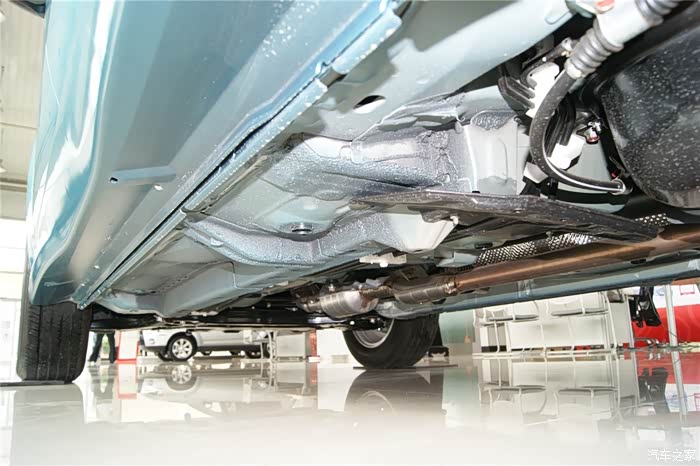 劲炫底盘的横梁