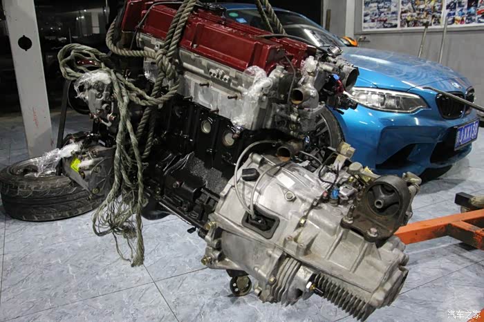 发动机已组装完如新机离复活准备回归机舱4g63t