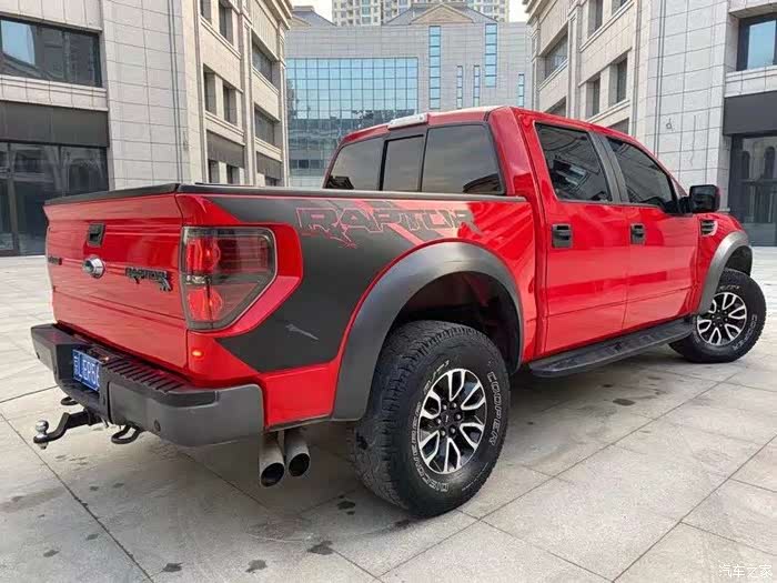 福特猛禽前脸造型真的是百看不厌,对于我来说真的是最佳视角!