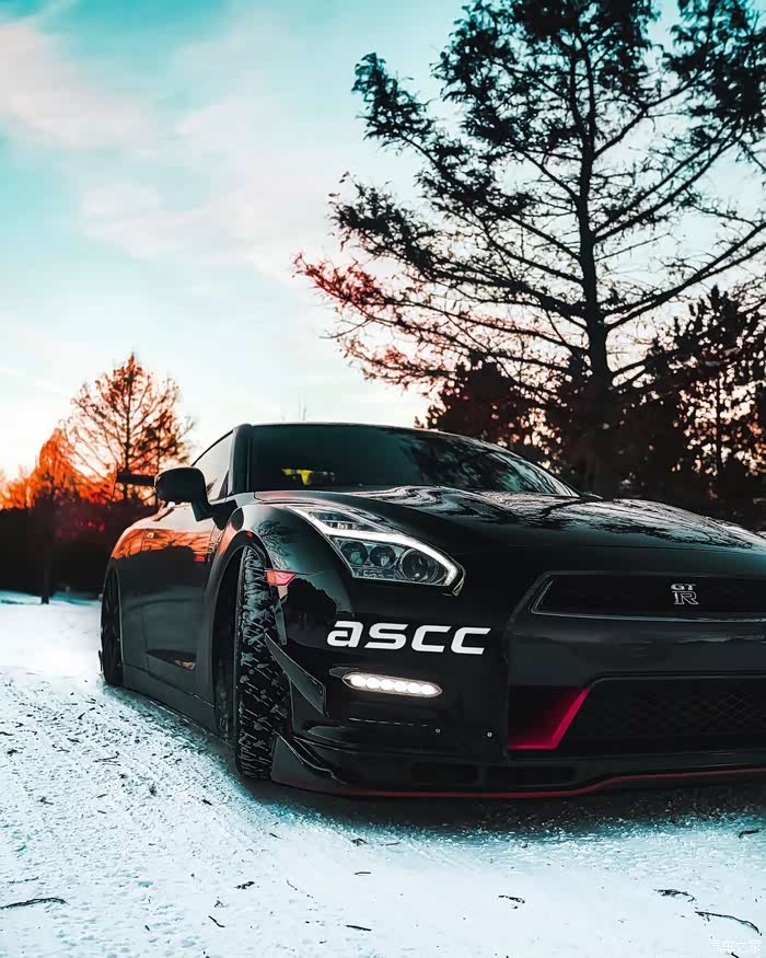 寒冬下的战神gtr这台改完范儿很正啊