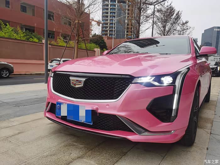 粉红豹不凯迪拉克ct4