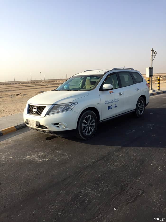沙特偶然拍到老款楼兰