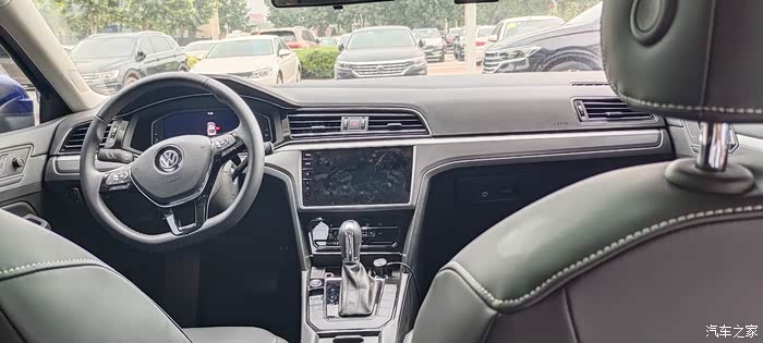 蓝色妖姬——带媳妇看凌渡