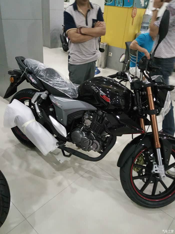 下雨天,市区求购honda cbf 150-sf战神