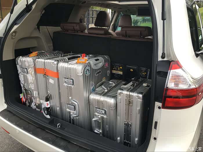 咨询塞纳后备箱问题