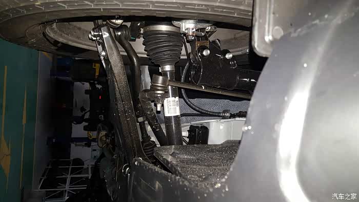 ix35底盘深度实拍,更换除雾霾空调滤芯 前后杠,倒车影像··_北京现代