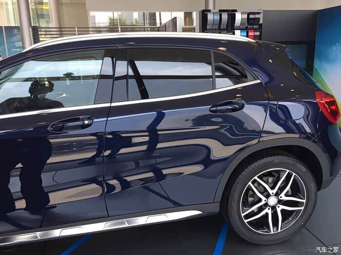 【图】大家谁有glc260动感型车的钙石蓝颜色的图片呀_奔驰glc论坛