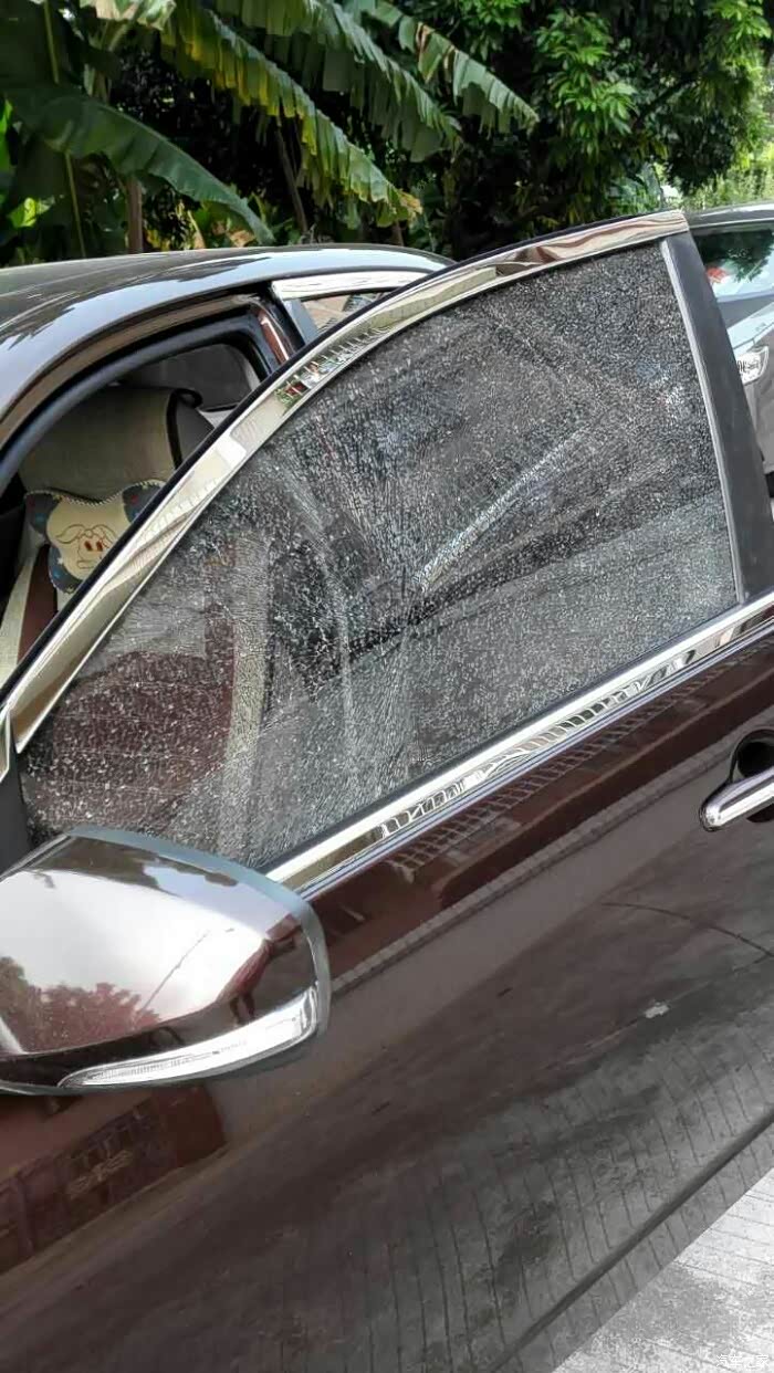 【图】玻璃突然自爆了,怎么处理!_远景论坛_汽车之家论坛
