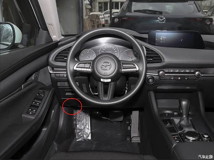马自达3昂克赛拉20202021款obd接口在哪里呢