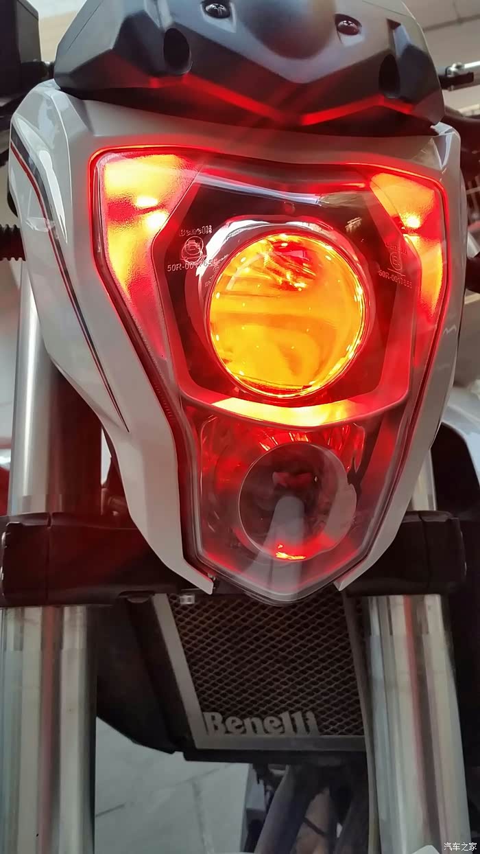 【图】黄龙300改氙气恶魔眼大灯总成作业完毕_摩托车论坛_汽车之家