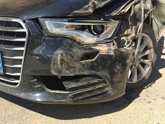 【图】浅谈a6l 30fsi 驾驶感觉 油耗 途径车祸_奥迪a6l论坛_汽车之家