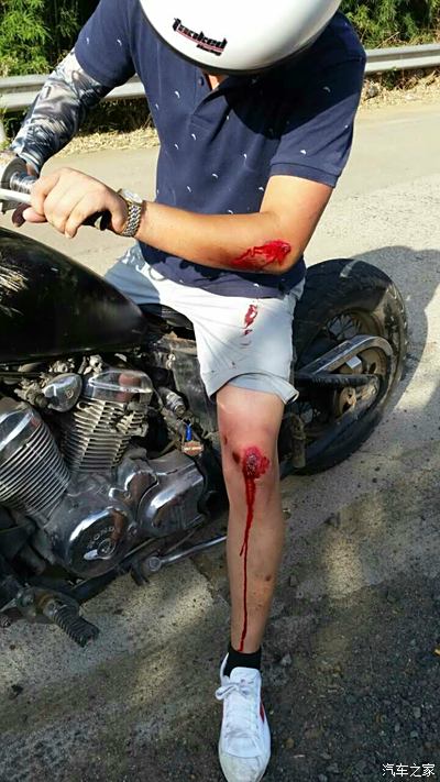 骑摩托车摔车照片图片
