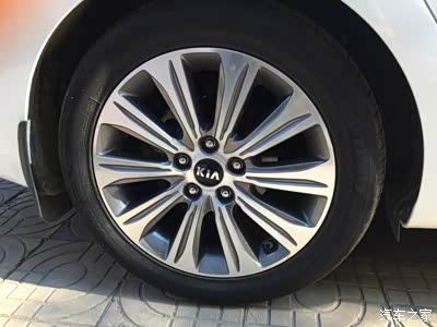 这轮毂造型简洁有力这脚知道17寸转圈周会算语文没学