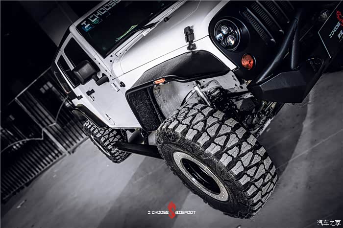 【武汉大脚车会】— 黑白配 演绎最纯粹的改装