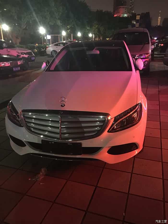 泡妞神器七彩氛围灯划破车zhen黑暗