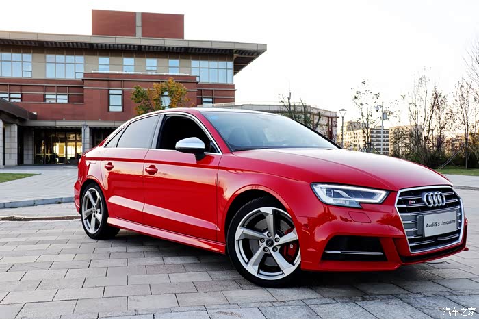 性能小车奥迪s3 乐趣无限