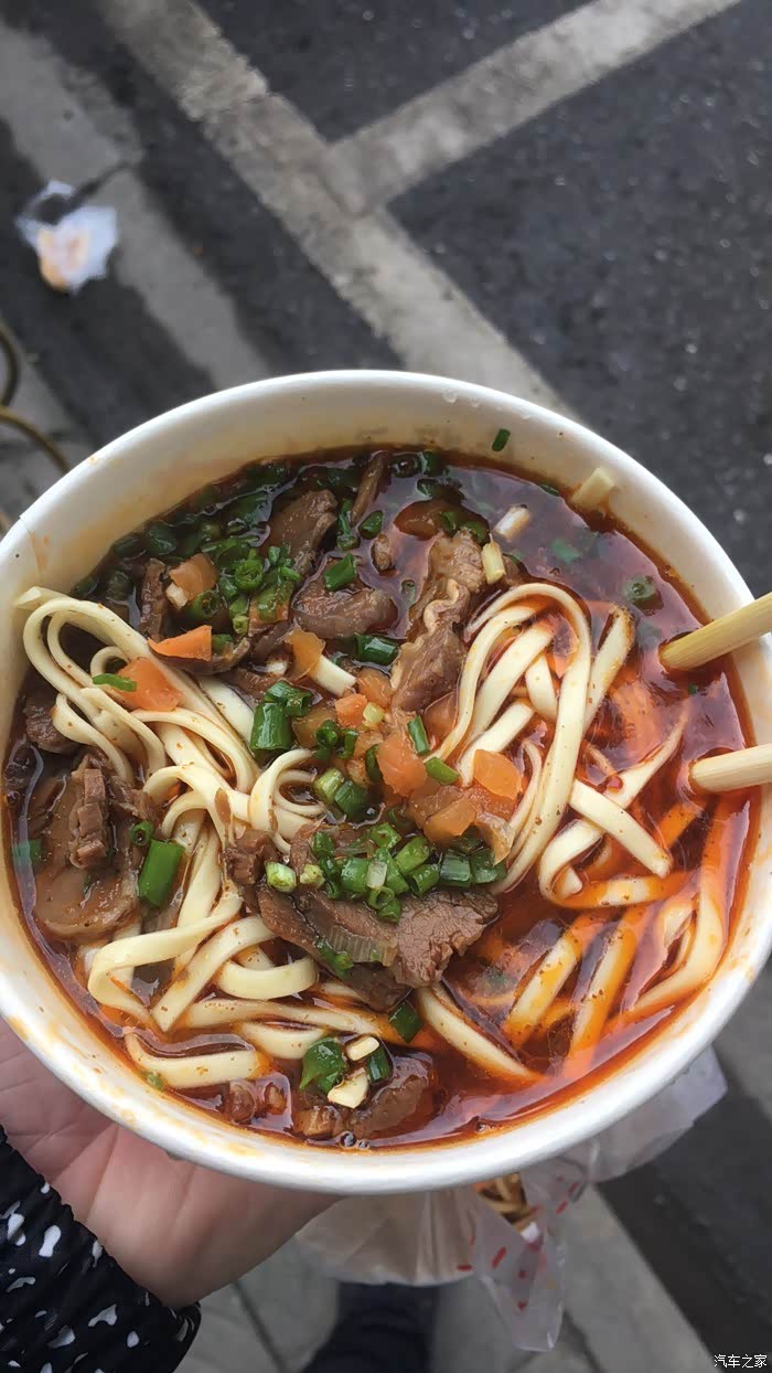 来碗新农牛肉面南海底虾也舒服啊