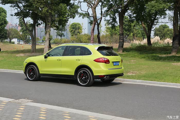 保时捷卡宴史诗级改造橄榄绿车漆hre轮毂cargraphic排气