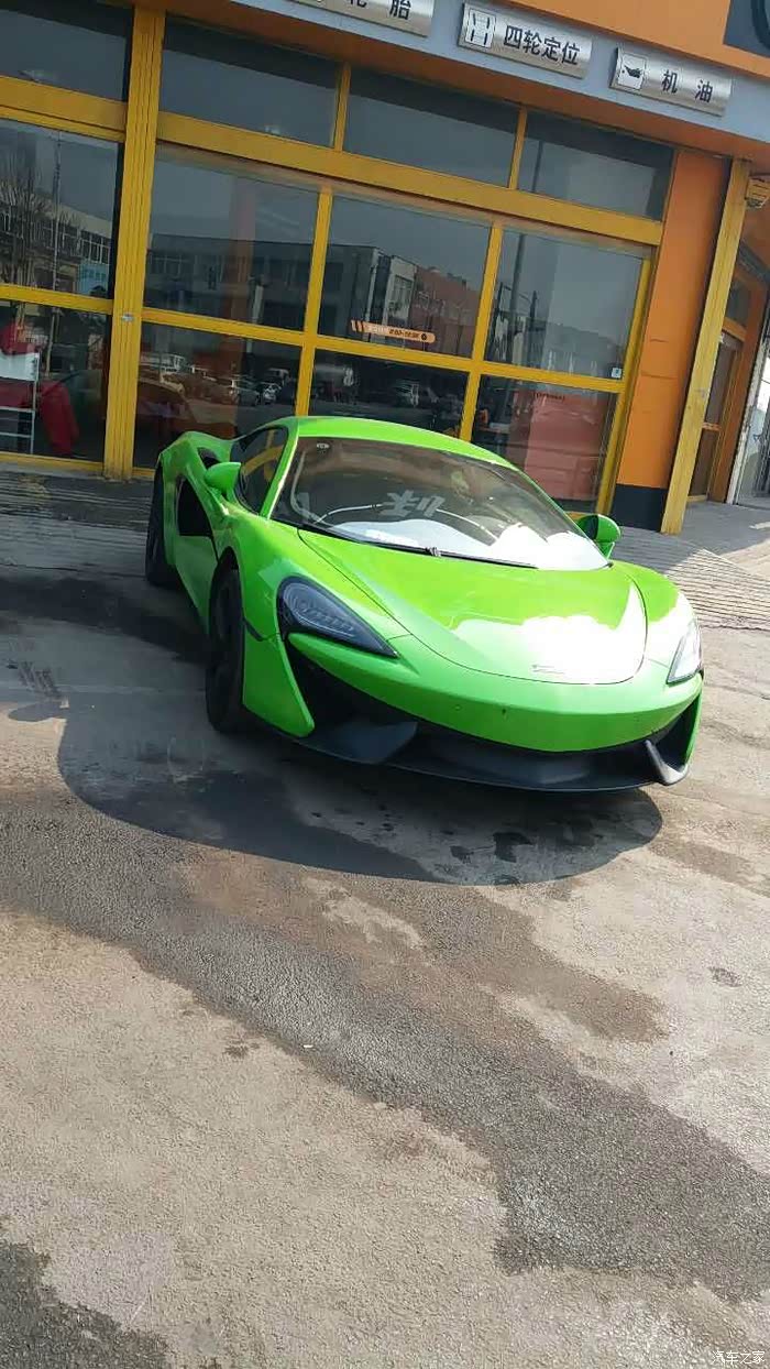 偷拍沈阳最壕地库百万级豪车多的像你家楼下的二手捷达