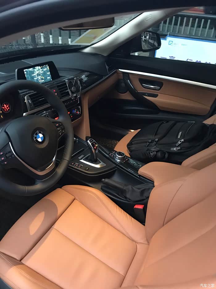 求个干邑色内饰的实车图