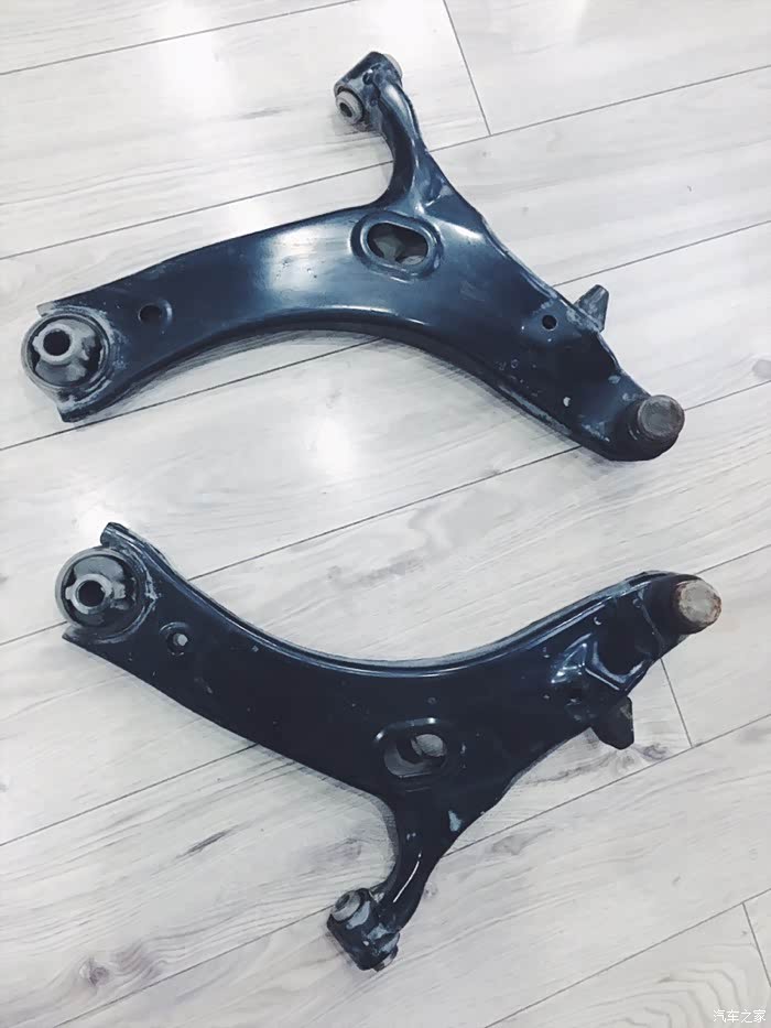 森林人原厂前下支臂一对