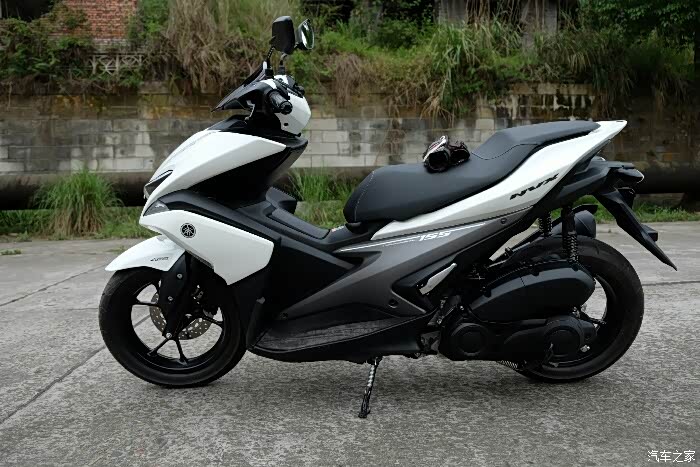 【图】入手风骚的战斗羊雅马哈 nvx155