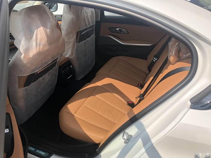 47606 | 回复: 103 宝马3系论坛 330li白外干邑内提车,忍不住还是发个