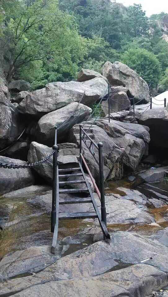 好陡的石阶,爬起来真累的.