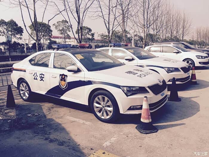 【图】b8警车,太酷了_迈腾论坛_汽车之家论坛
