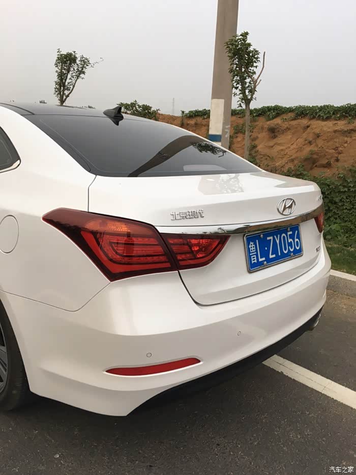 【图】17尾灯装车_名图论坛_汽车之家论坛