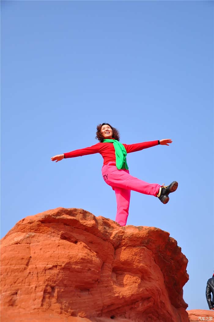 百善隋唐探寻安徽丹霞地貌冒死偷拍美女靓照