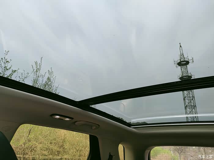 长安cs55plus走到狭窄的路 360影像发挥大的作用