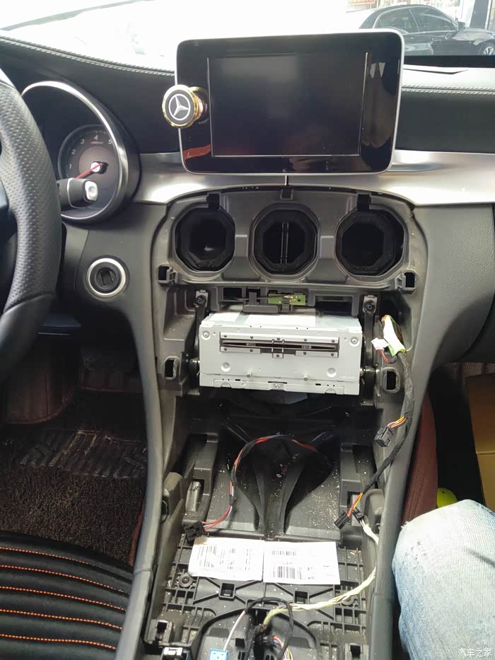 奔驰c200倒车后视