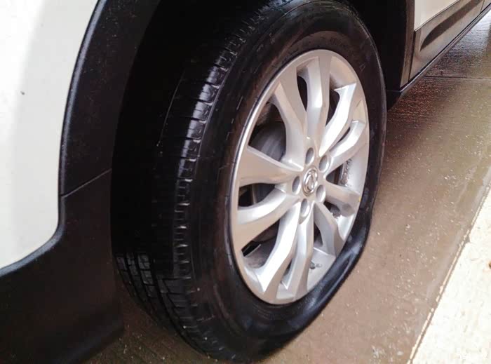 ax7提车第二天右后轮爆胎是我倒霉呢还是我倒霉