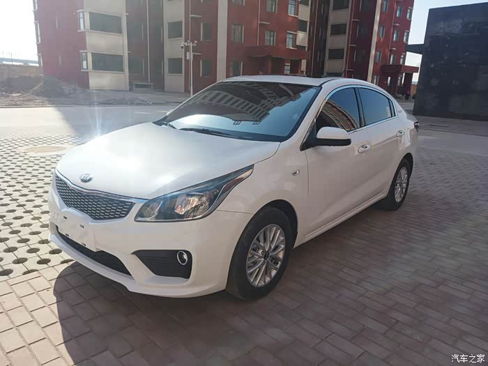 起亚k2十五周年纪念版已提车.