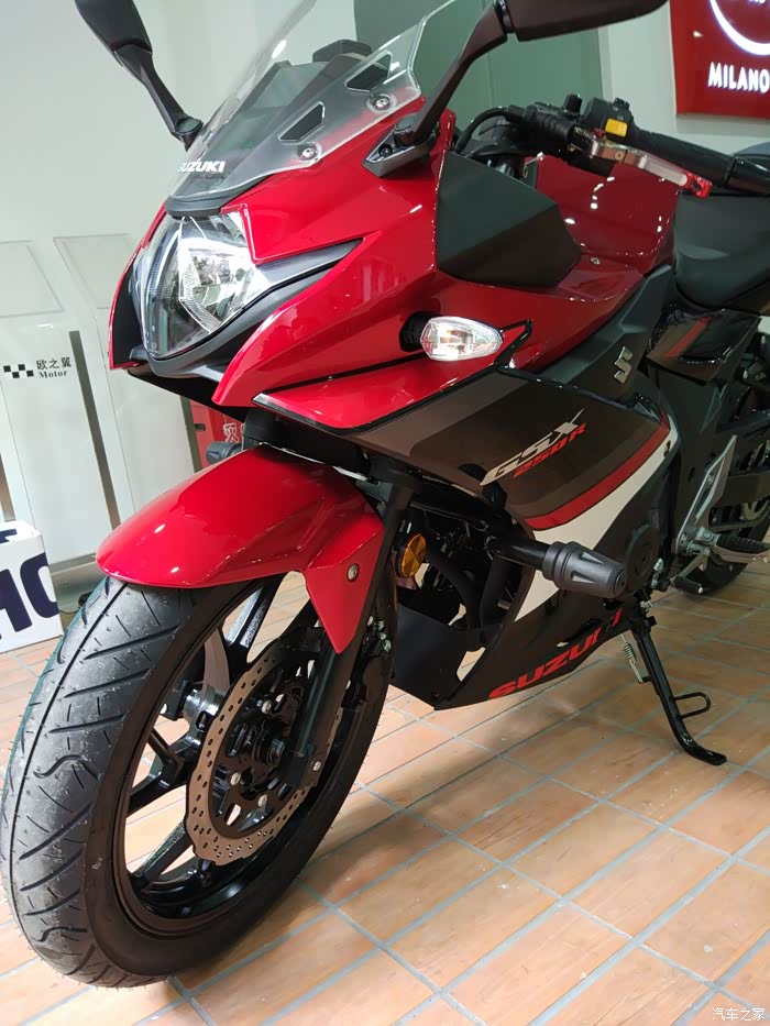 新款铃木gsx250r装护杠教程和更换个性牛角