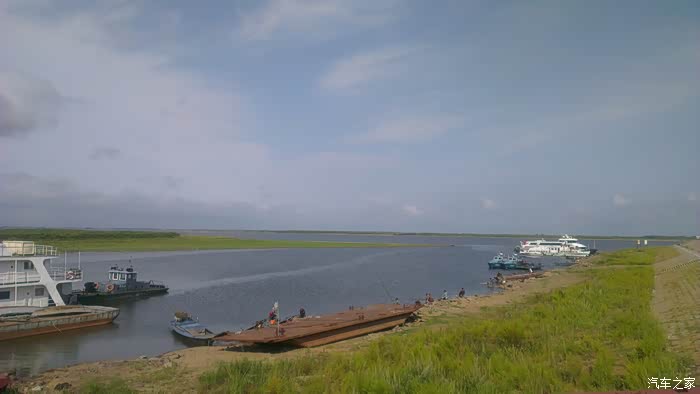 松花江尽头    前面就是黑龙江了