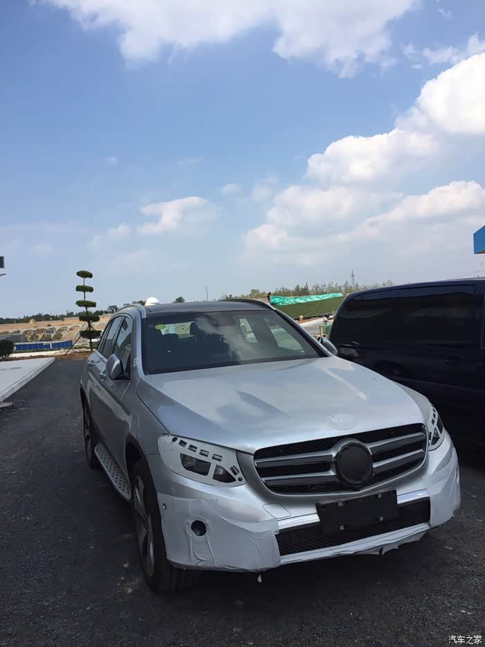 新鲜出炉,刚到伪装奔驰