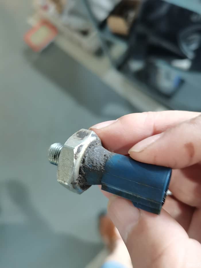 更换机油感应塞