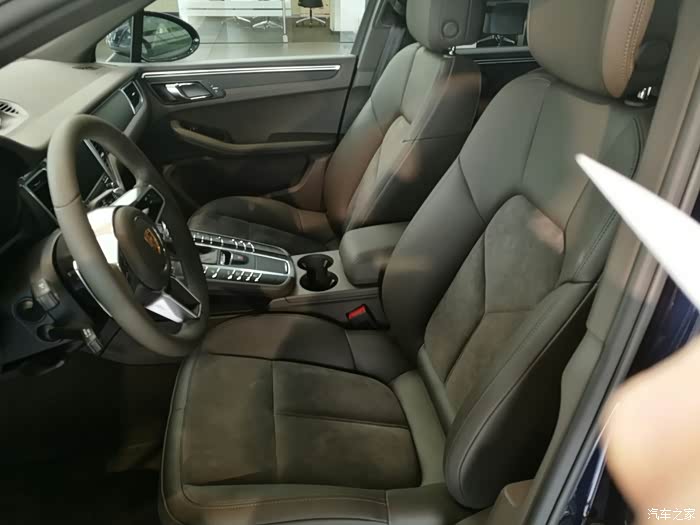 玛瑙灰内饰有人见过实物吗好不好看