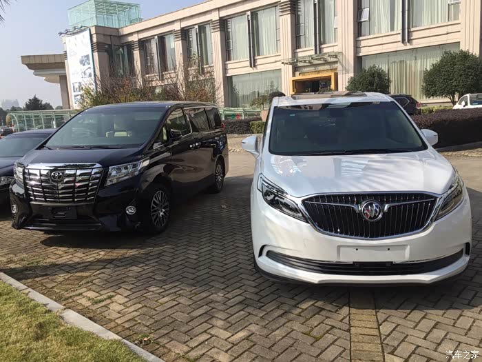 【图】全新gl8偶遇埃尔法_别克gl8论坛_汽车之家论坛